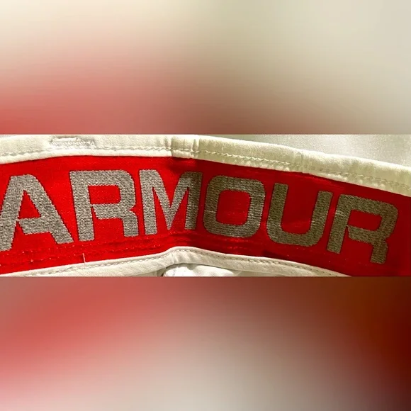 UNDER ARMOUR men’s white shorts, size 30, wrinkle due to folding, pre-loved - Picture 5 of 7